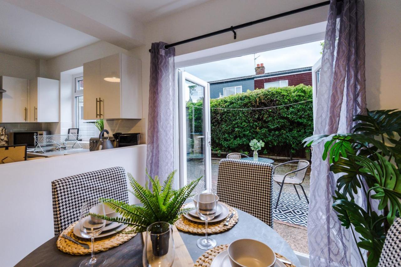 Welcoming 3 Bed Home, 10 Mins From Chester Races And Zoo Saughall Zewnętrze zdjęcie